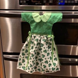 Hand towel to dry your hands